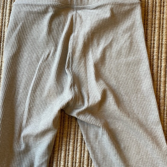 ALO yoga ribbed leggings - Picture 4 of 5